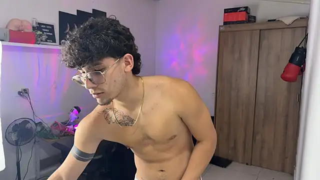 Kisan_Smith live sex cam