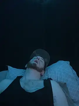 GenitalWars live sex cam