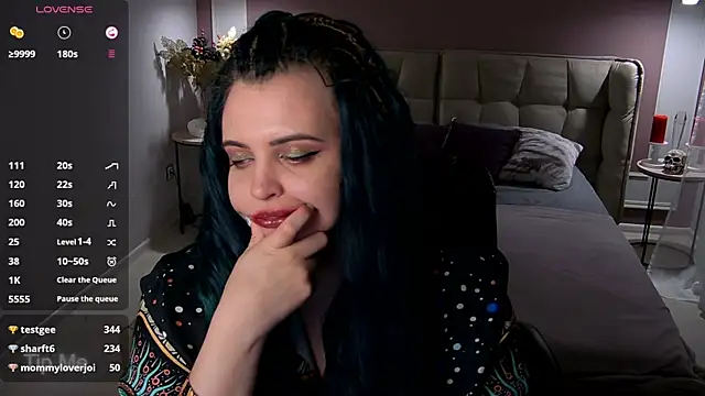 Miss_Maya_Mils live sex cam