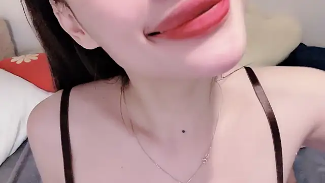 MaiLiiil live sex cam