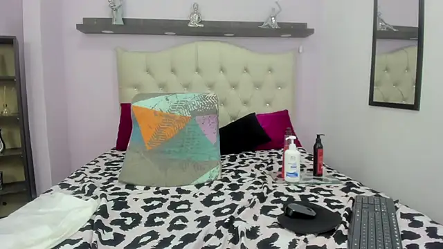 candy_big_tits18 live sex cam