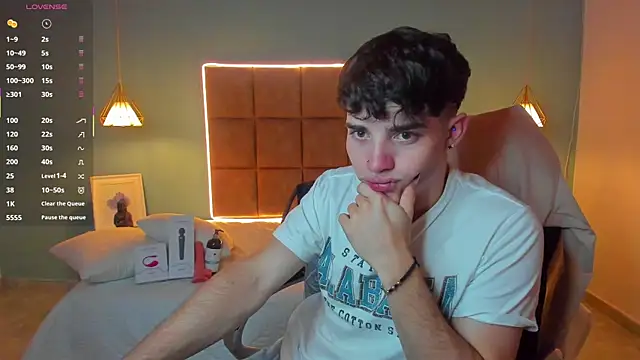 AlejooTwink live sex cam