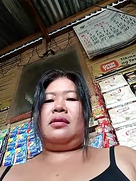Lovelywoman43 live sex cam