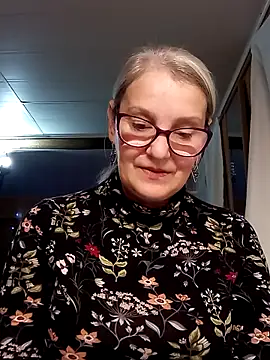 irinamaux live sex cam
