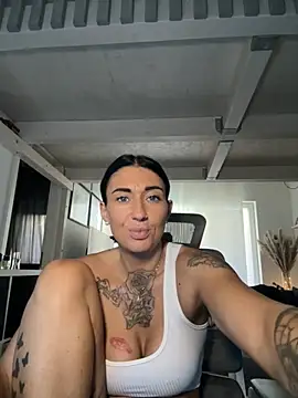 IntiMia live sex cam