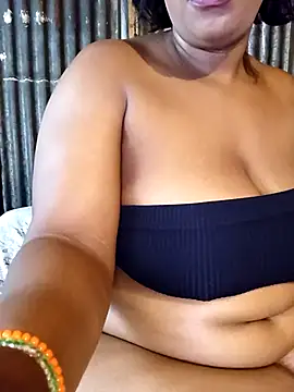 curvyloneah75 live sex cam