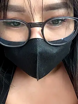 Linh_2004 live sex cam