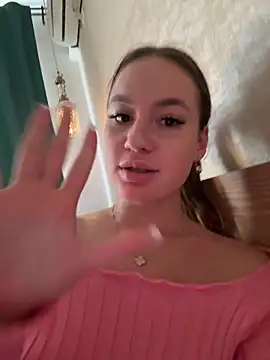 MayaGlow live sex cam