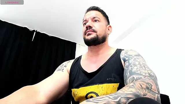 musclemonster31 live sex cam