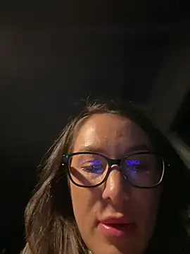 HotXMom live sex cam
