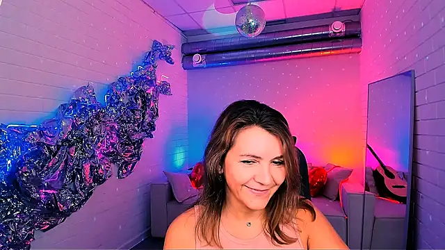 NicoleHitman live sex cam