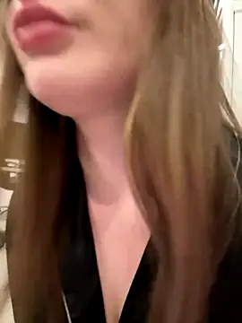 ChloeMarsch live sex cam