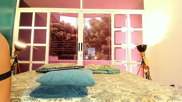 Maxim-Walker live sex cam