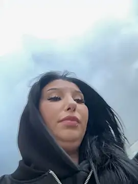 Tisha_Busty live sex cam