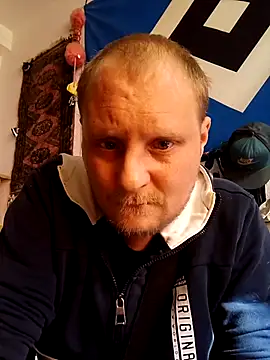Atze202518 live sex cam