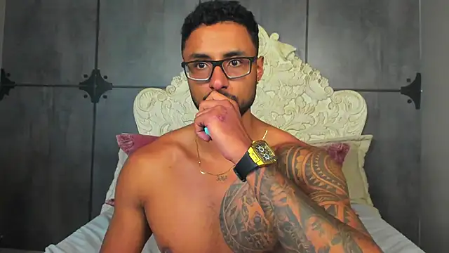 LiamGarcia1 live sex cam