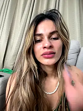 cuteluci_ live sex cam