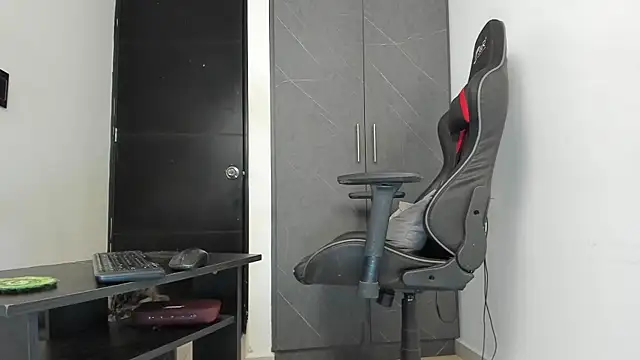 sergiio_mesa27 live sex cam