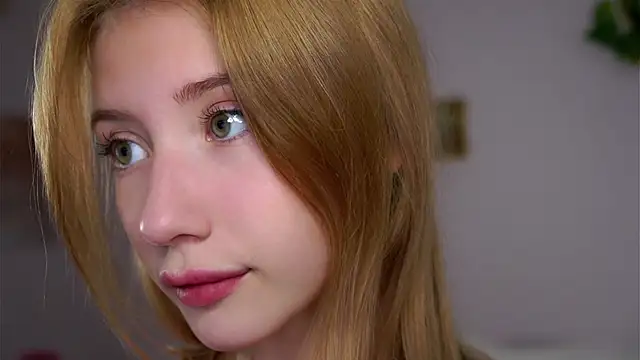 SunnivaCovil live sex cam