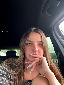 DoriDeluxe66 live sex cam