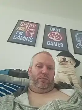 ShyBoy1982 live sex cam