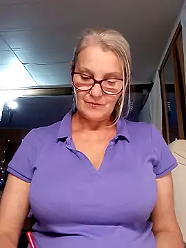 irinamaux live sex cam