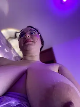 LunaGil1 live sex cam