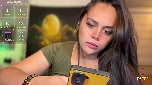 Your_Lovelybitchintown live sex cam