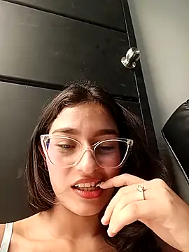 Ary-18 live sex cam