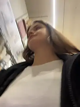KittyQueeny live sex cam