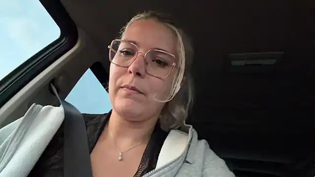 EmyLana live sex cam