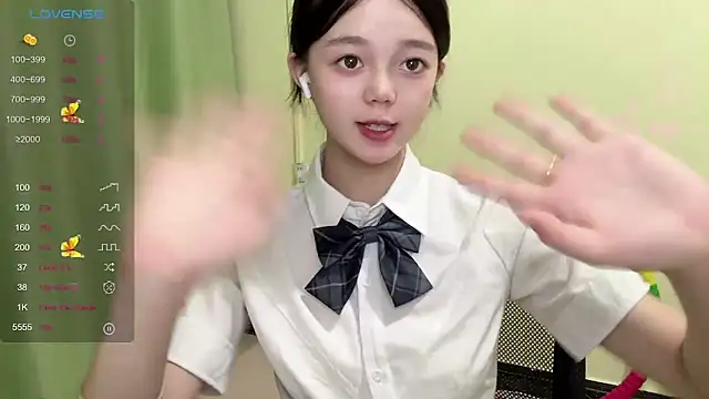 Nicole-13 live sex cam