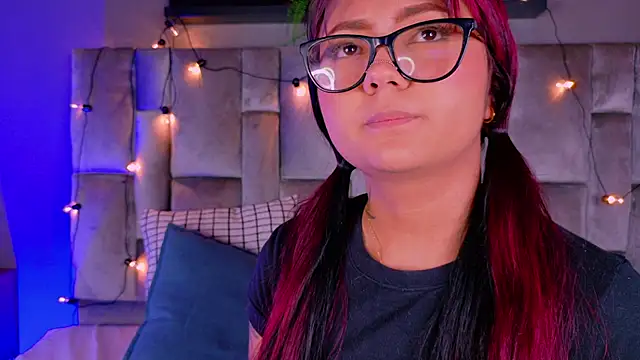 alaia-rogers live sex cam