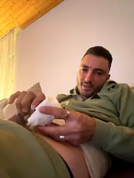 SemprePerverso live sex cam