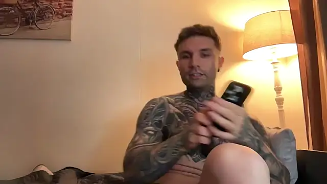 Larsskeet live sex cam