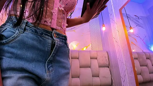 CharlotteandTaylorr live sex cam