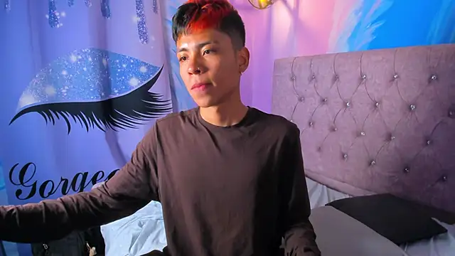 MaxiWildd live sex cam