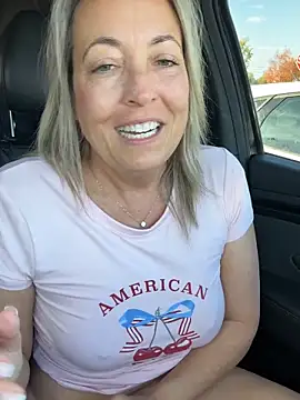 Cherry-red-xo live sex cam