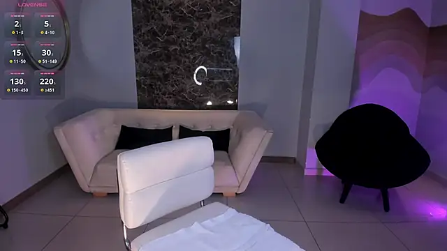 NiaHolland live sex cam