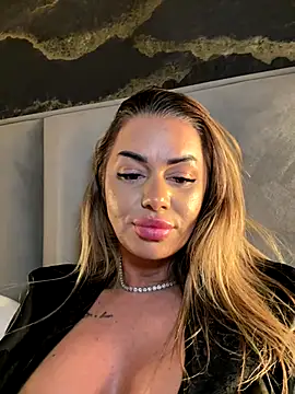 KirstieVegas live sex cam