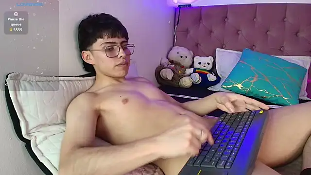 PepperTwink live sex cam
