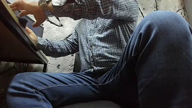 Maxi_thebig_daddy live sex cam