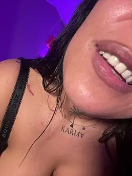 CarolaDrago live sex cam