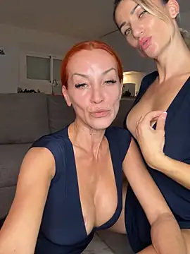MikaelaBloom live sex cam