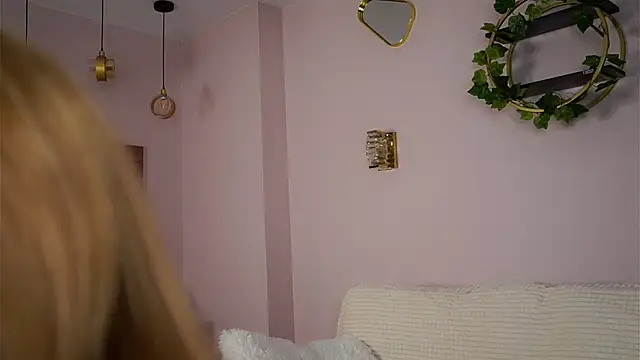 SunnivaCovil live sex cam