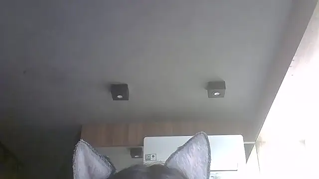 SkinnyKitten live sex cam