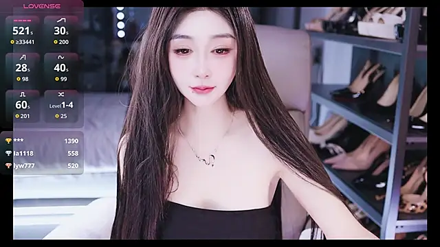 Liora- live sex cam