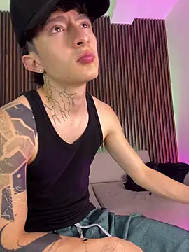 troy_rouge live sex cam