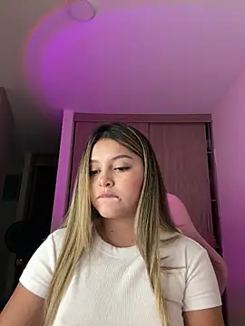 lunablossom_ live sex cam