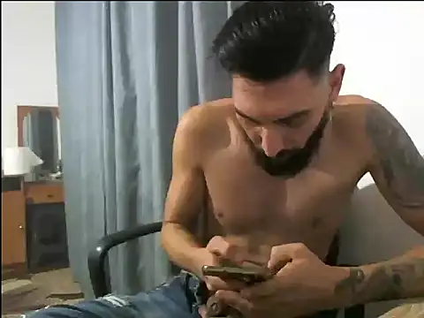 Alexgrc13 live sex cam